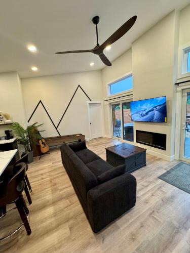 Tamworth House | Stagecoach NH Riverfront Access