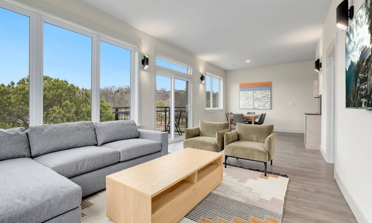 Bella Vista Apartment | Staggerwing - MTB Oasis