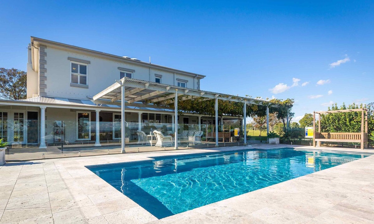 Lovedale House | Staghorn Manor - a charming Lovedale escape