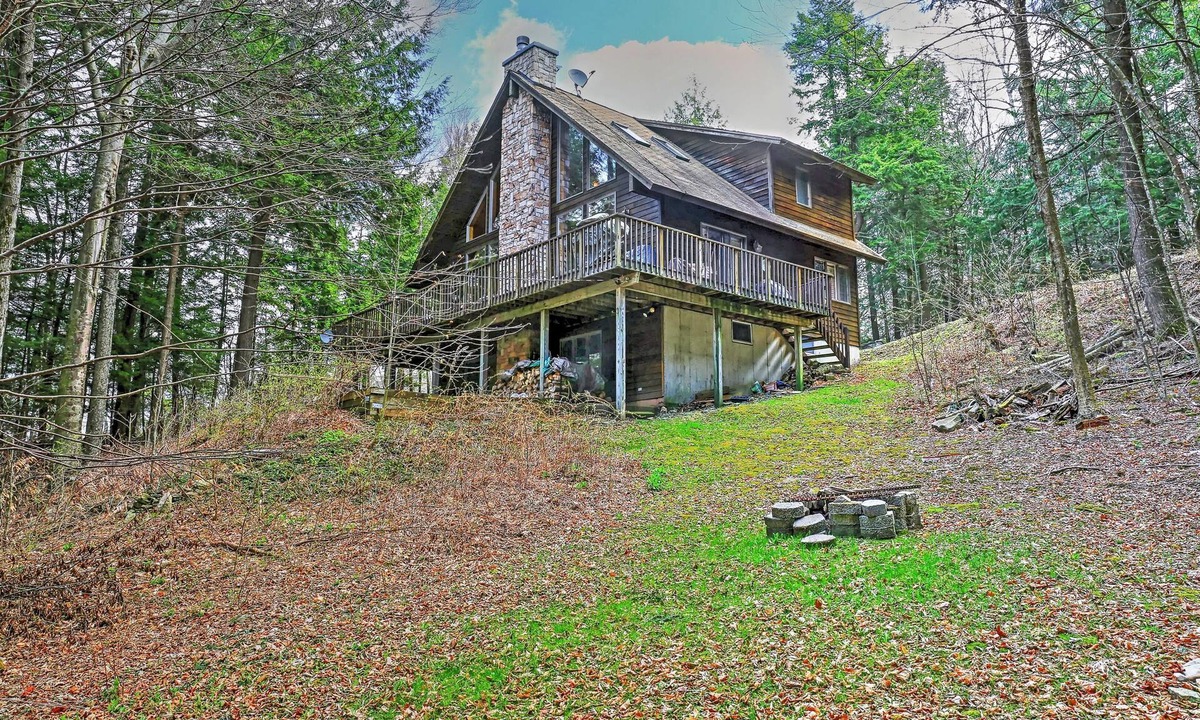 Stamford House | Stamford Lakefront Home w/Dock & Wraparound Deck!