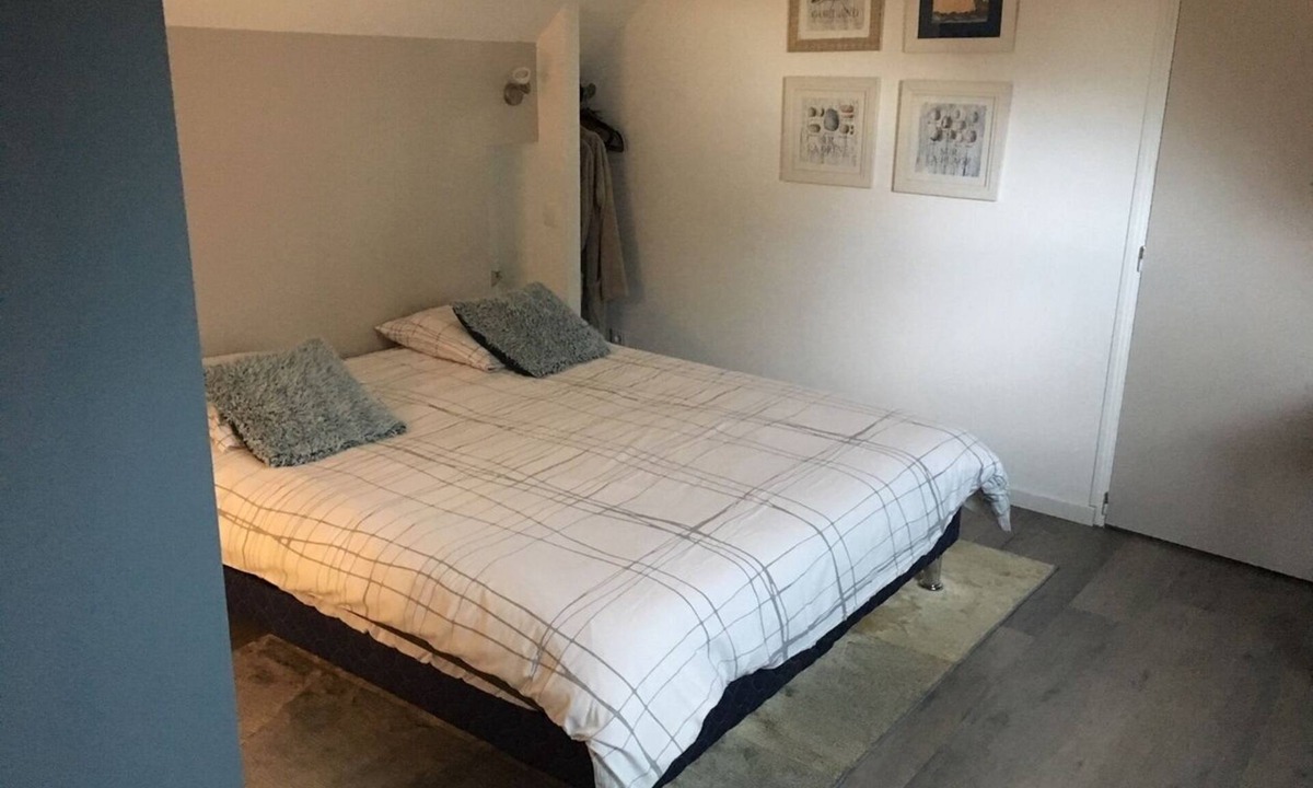 Bruyeres-et-Montberault House | Standard double room "B"