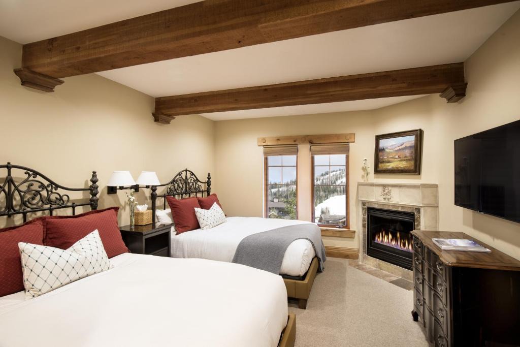 Deer Valley Hotel | Standard Quadruple Room