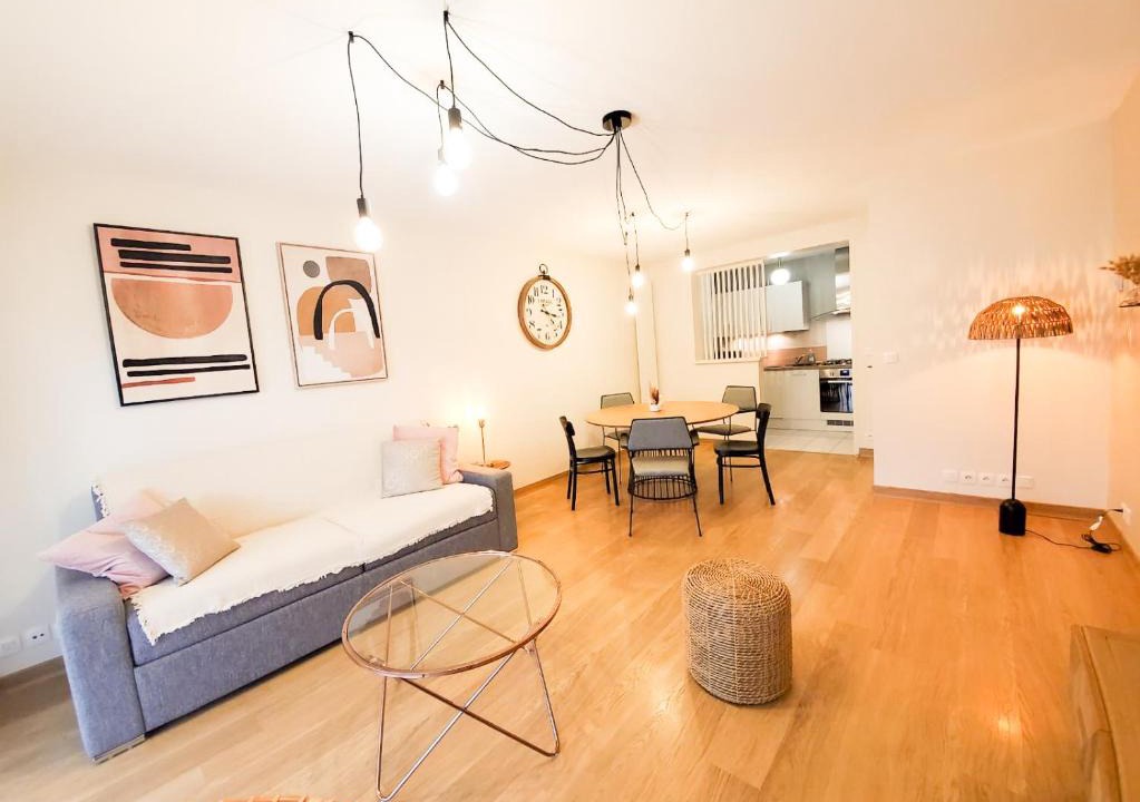 Centre-ville rive gauche Apartment | Standing appartement avec vue sur la Mayenne