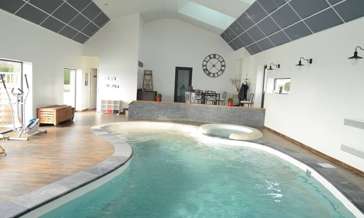 Banogne-Recouvrance Apartment | Standing In Bed 4 People, Pool, Jacuzzi tub, quiet, greenery