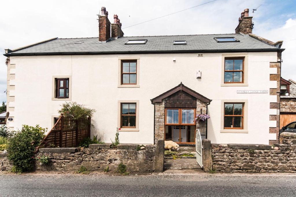 Lancaster Bed & Breakfast | Stanley Lodge Farmhouse
