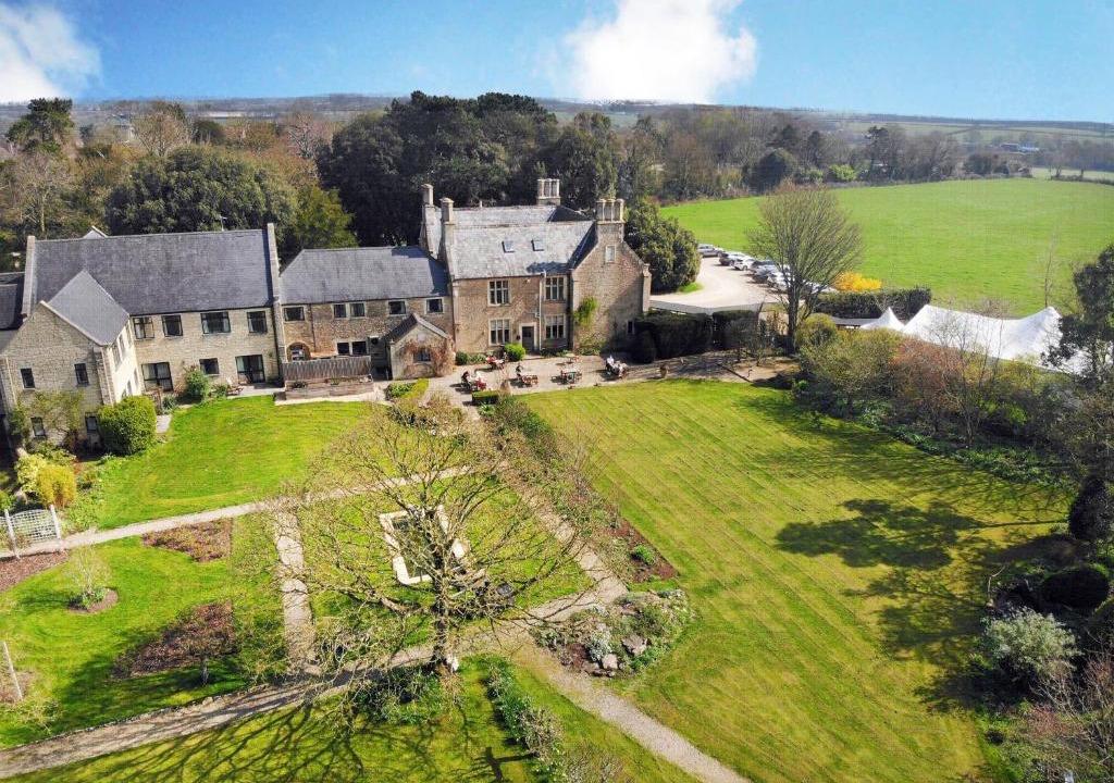 Stanton St Quintin Hotel | Stanton Manor Hotel