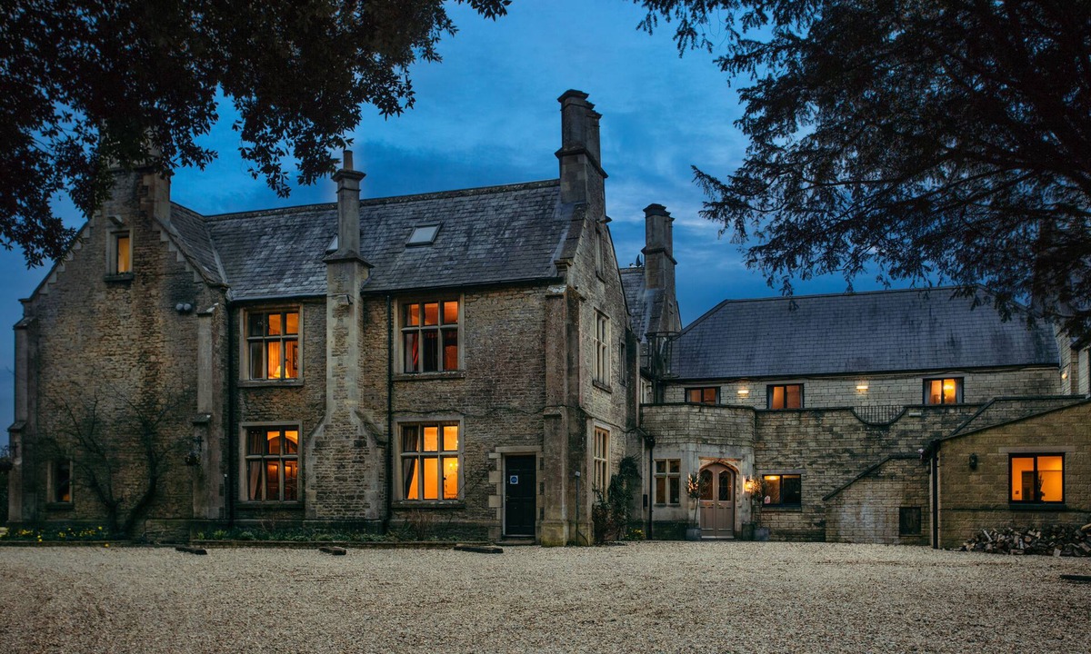 Stanton St Quintin Hotel | Stanton Manor Hotel