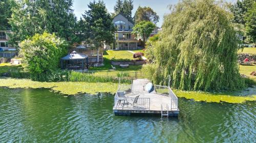 Lakeland North House | Star Lake Waterfront Estate