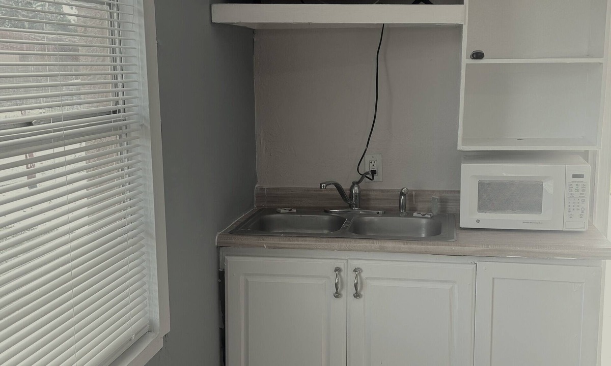 Seffner Community Alliance Hotel | Star Motel