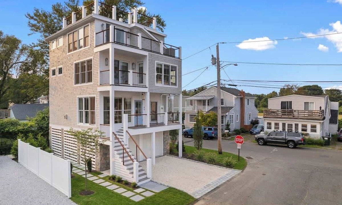 Fairfield House | Stareway to Heaven Su