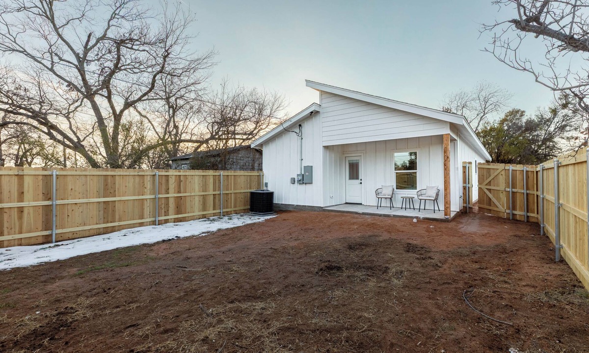 Clyde House | Stargate Summit/3BD+2BA/15 minutes drive to data center