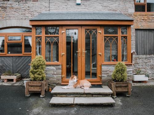 Westbrook Court Apartment | Stargazer's Field House