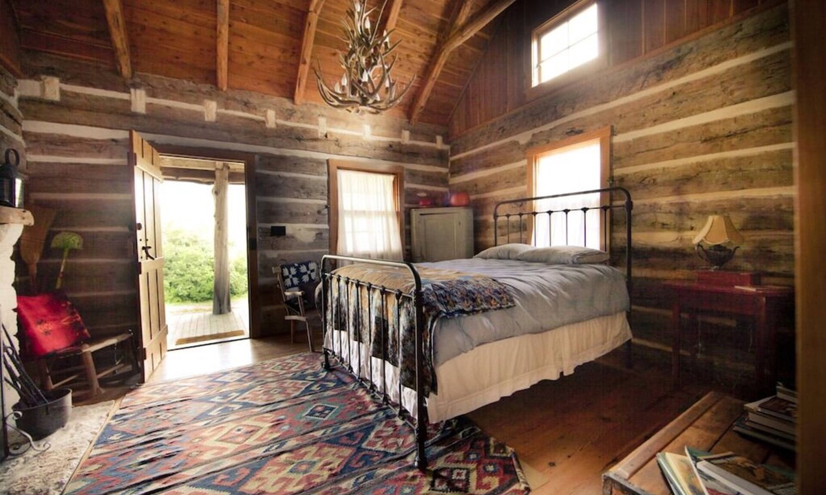 New Ulm Cabin | StarHill Farms Cabin on the Hill