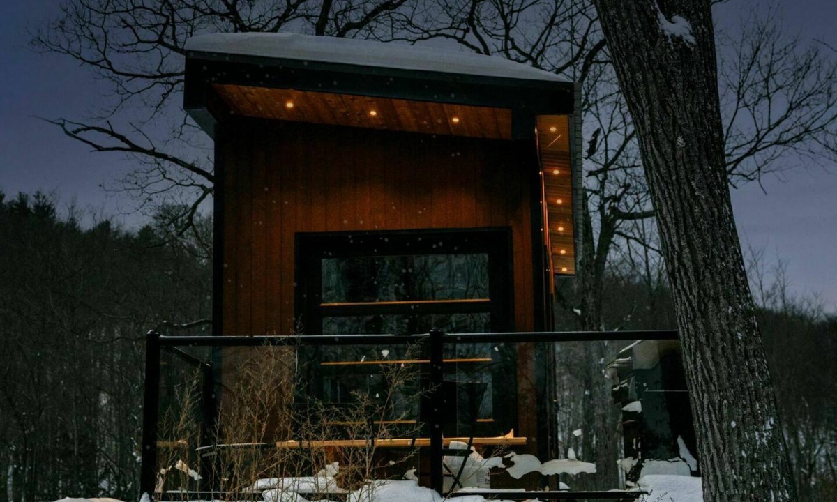 Calabogie Cabin | Starling Cabin | Off-grid Wilderness Adventure