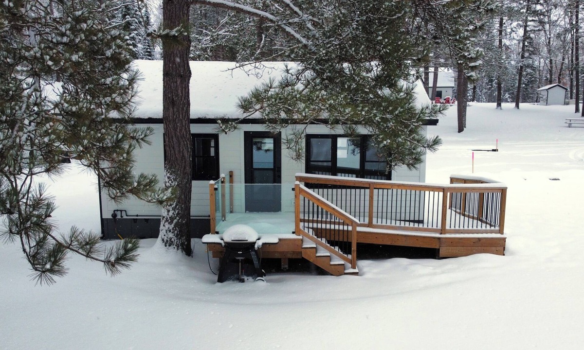 Scotia Cottage | Starlit Cabin at Algonquin Woods, Lake Front Cottage