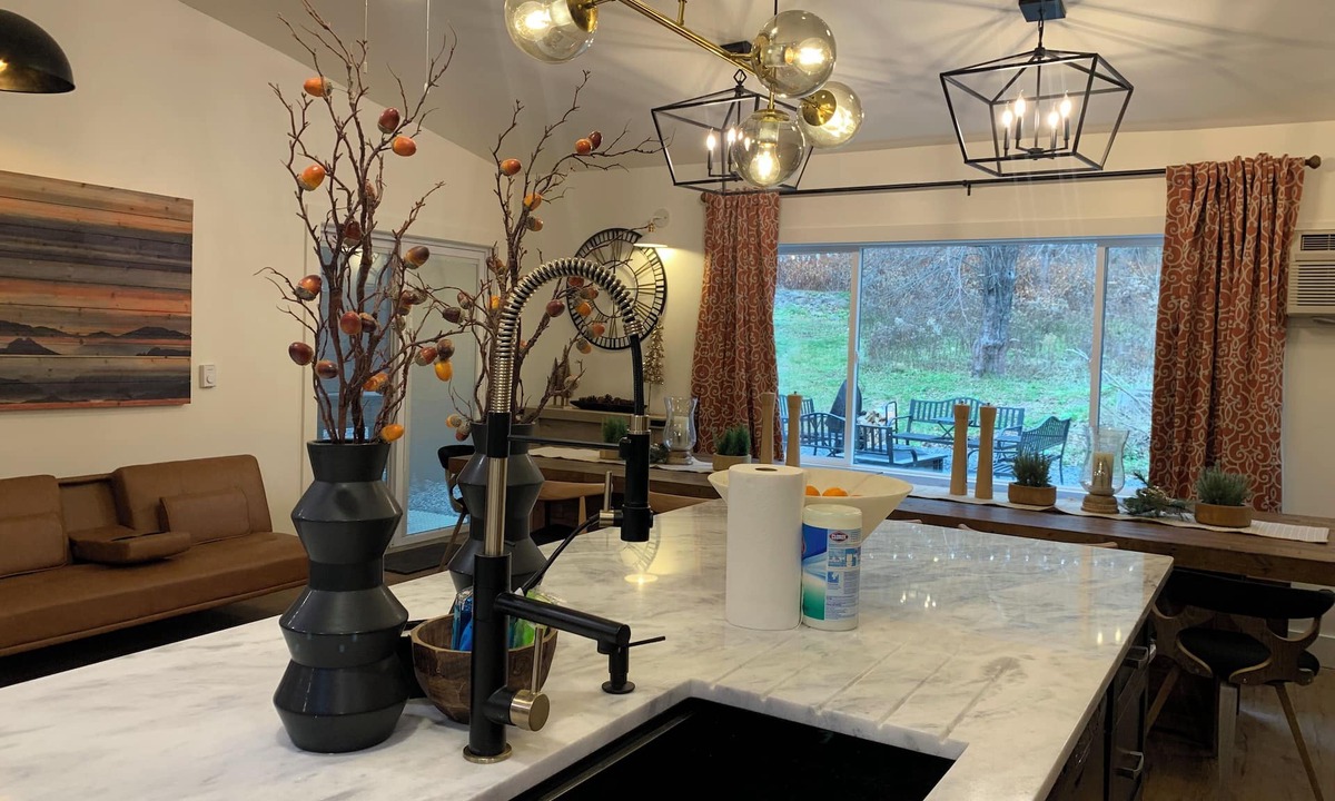 Big Indian Apartment | Starlite Motel