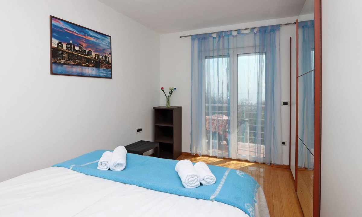 Pobri Apartment | Starry Night - Extra big bed, big bathtub, private parking, sea view, 2 rooms