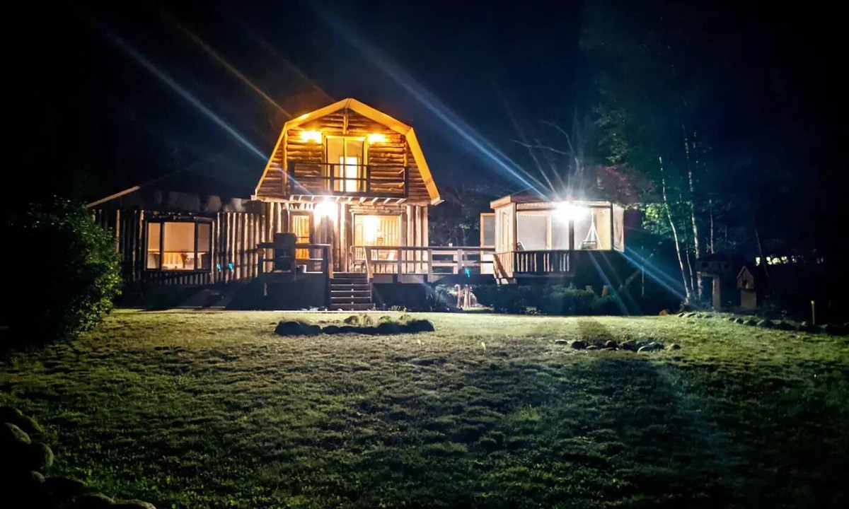 Batchawana Bay Cabin | Starry Ridge Cabin near Agawa Bay