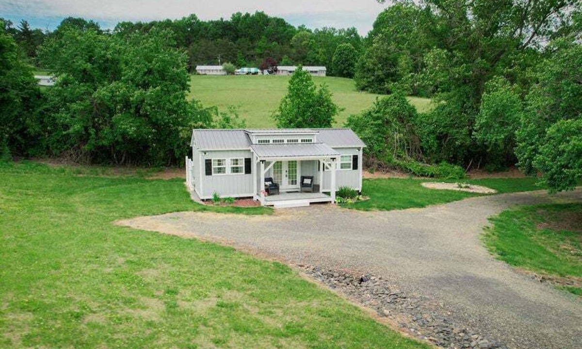 Hillsville House | Starry Snug - A Romantic & Relaxing Getaway