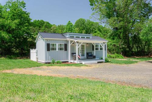 Hillsville House | Starry Snug - A Romantic & Relaxing Getaway