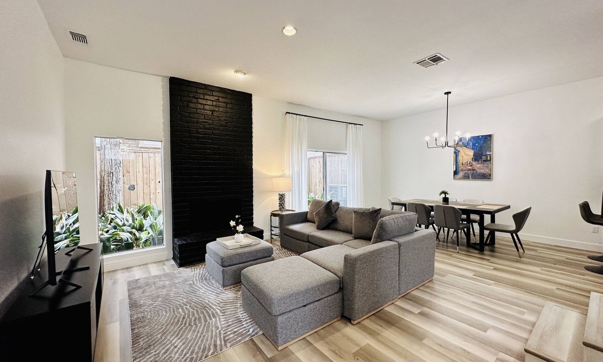 South Central Houston House | StarryNight @ Museum Park -WORLD CUP- Walk to Museums, Hermann Park, Zoo, Dining