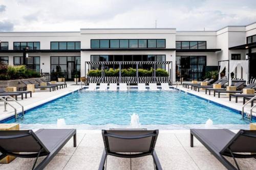 Home Park Apartment | Stars Metal Skyview