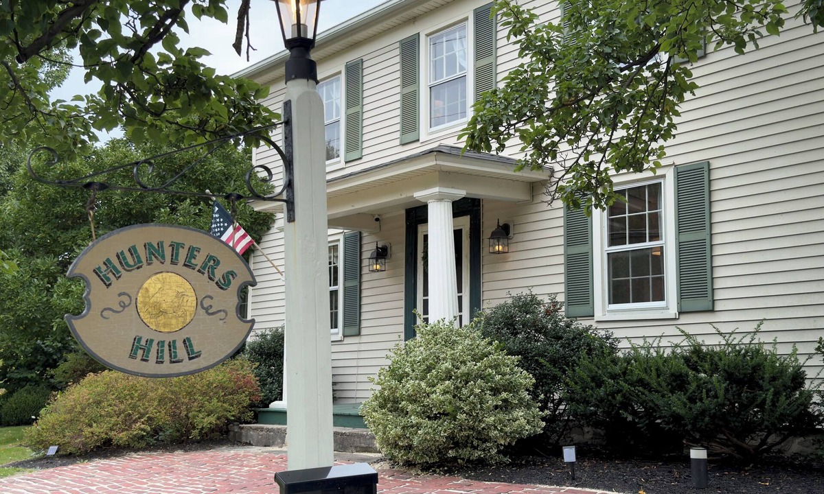 Bristol Hills House | State Park Vibe w/Waterfall: Hot Tub, Pickleball