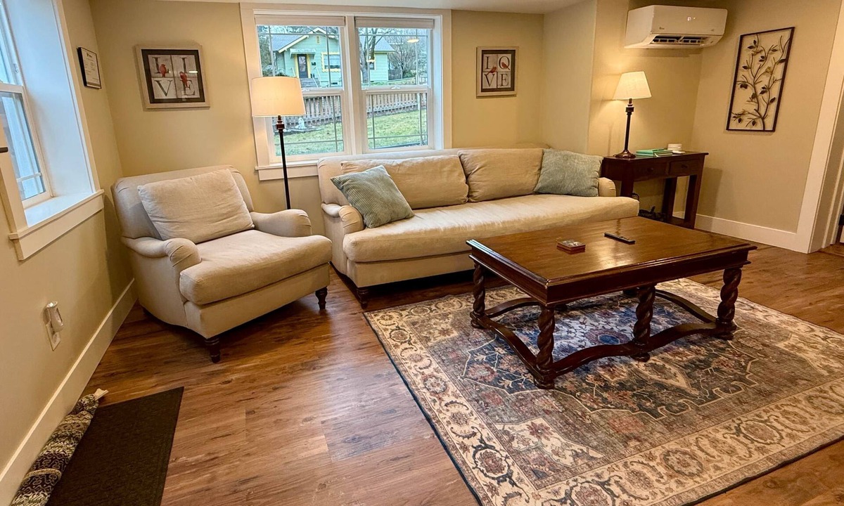 Pullman House | State Street Cottage, 1 BR Apt