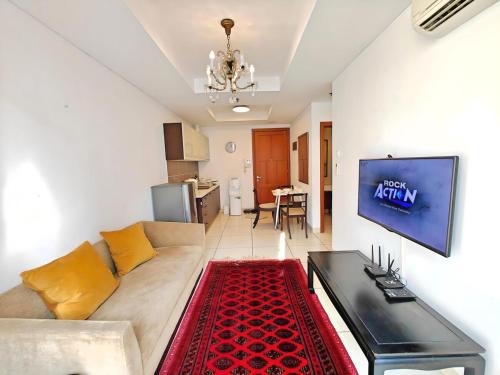 Menteng Apartment | Stategic 1et Cikditiro 2BR Apt with Pool, Gym, Wi-Fi by 2ndHome