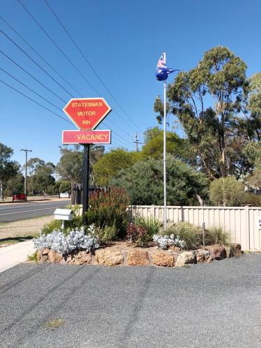 Ararat Hotel | Statesman Motor Inn