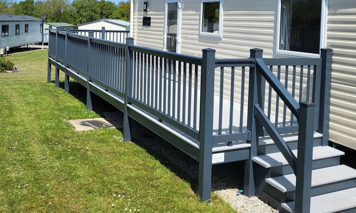 Widemouth Bay Ski Chalet | Static caravan - The Dizzard