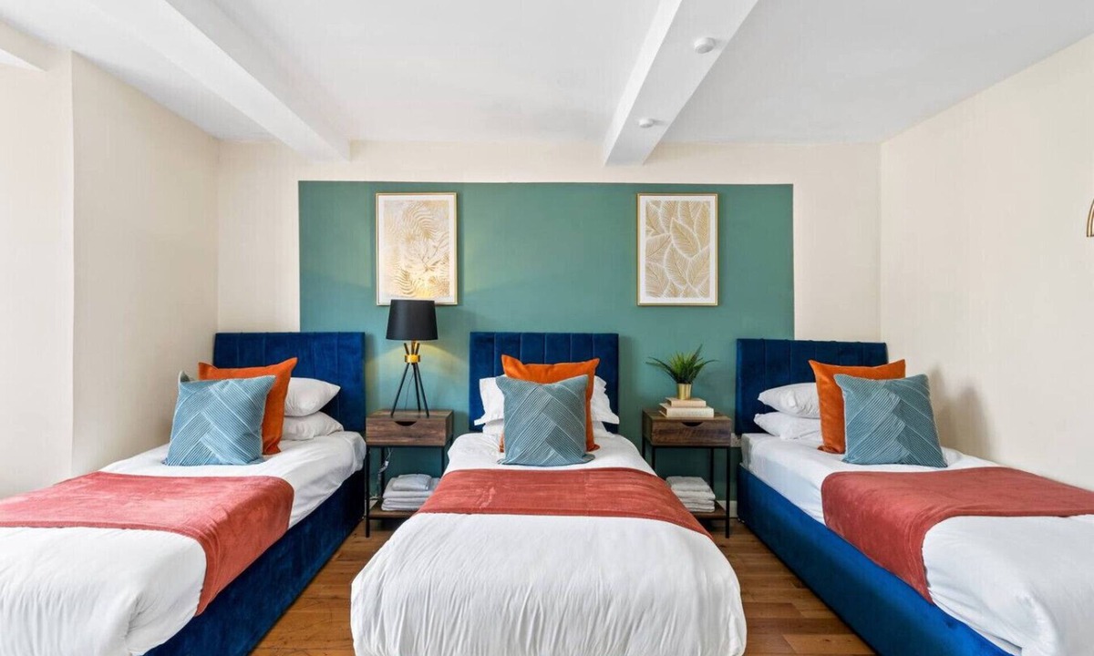 Montpelier Apartment | Station 10 Beds | Contractor | Central | Sleeps 12