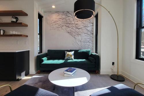 Jacksonville House | Station House Suite B