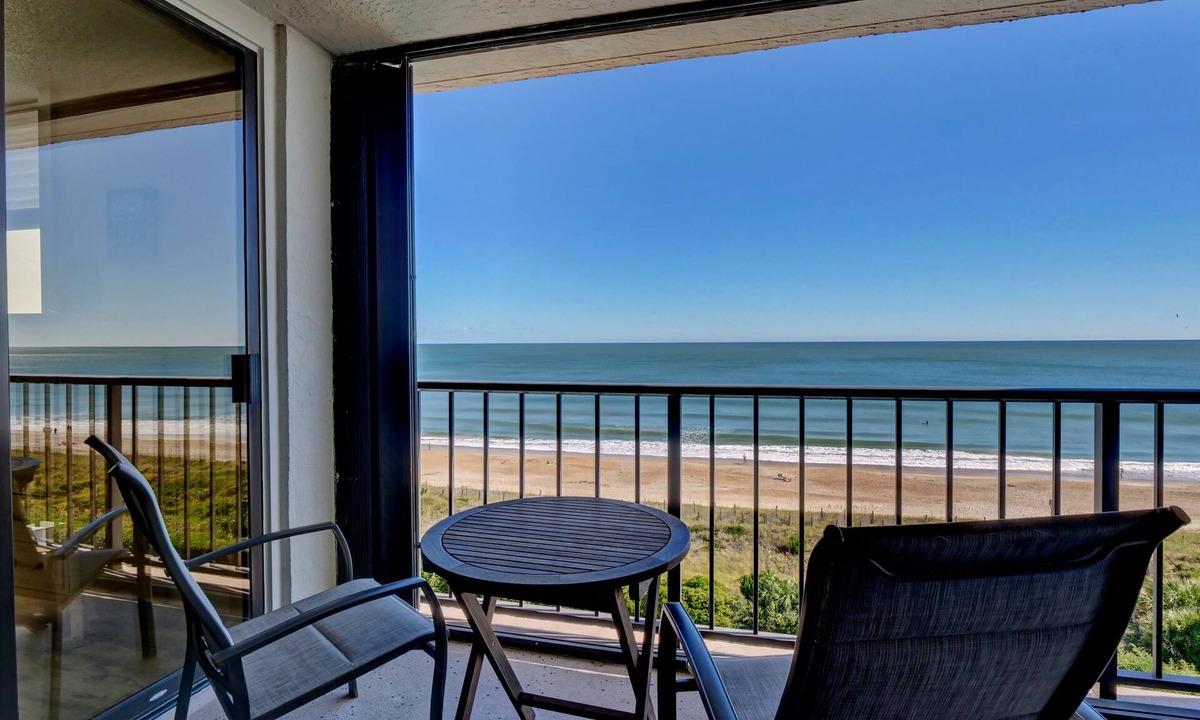Wrightsville Beach Condo | Station One - 7I Seventh Heaven - Oceanfront condo community pool, tennis