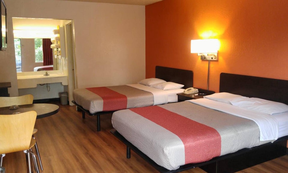 Fredericksburg Hotel | Stay 4 Less