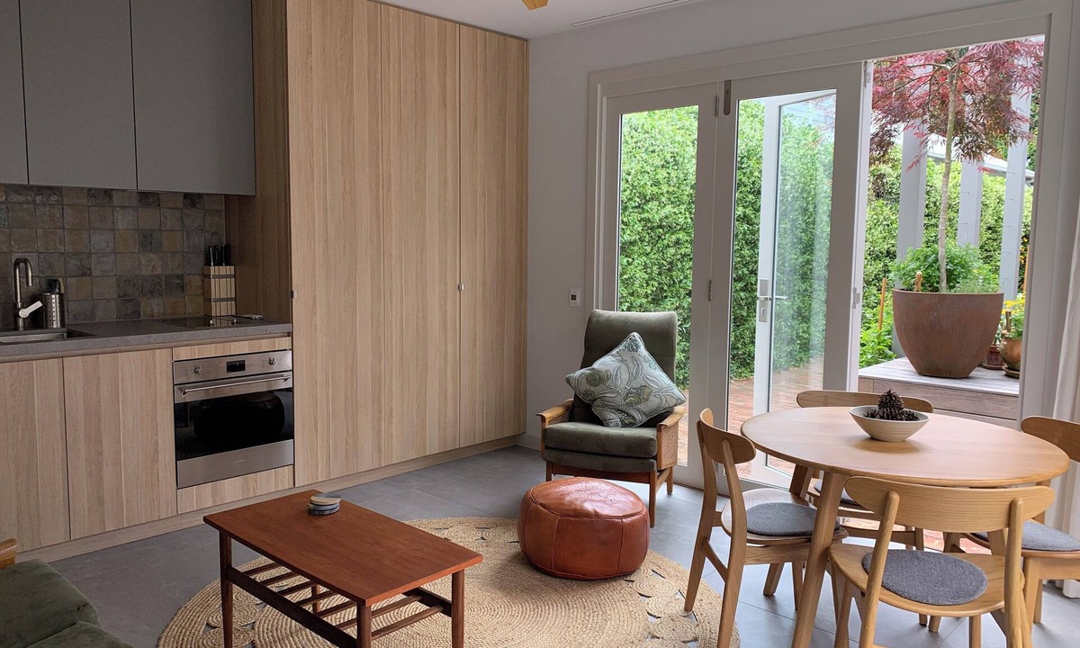 Sandringham Apartment | Stay amongst the birds.