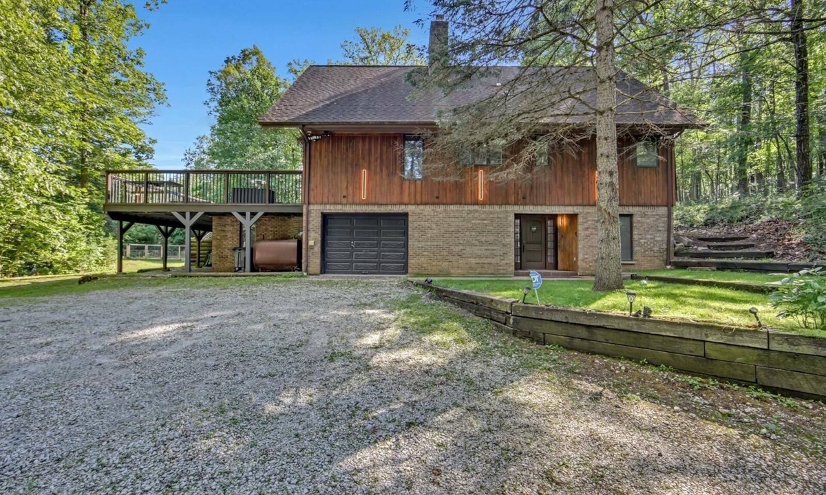 Sparta Township Cabin | Stay at Chalet 11, 22