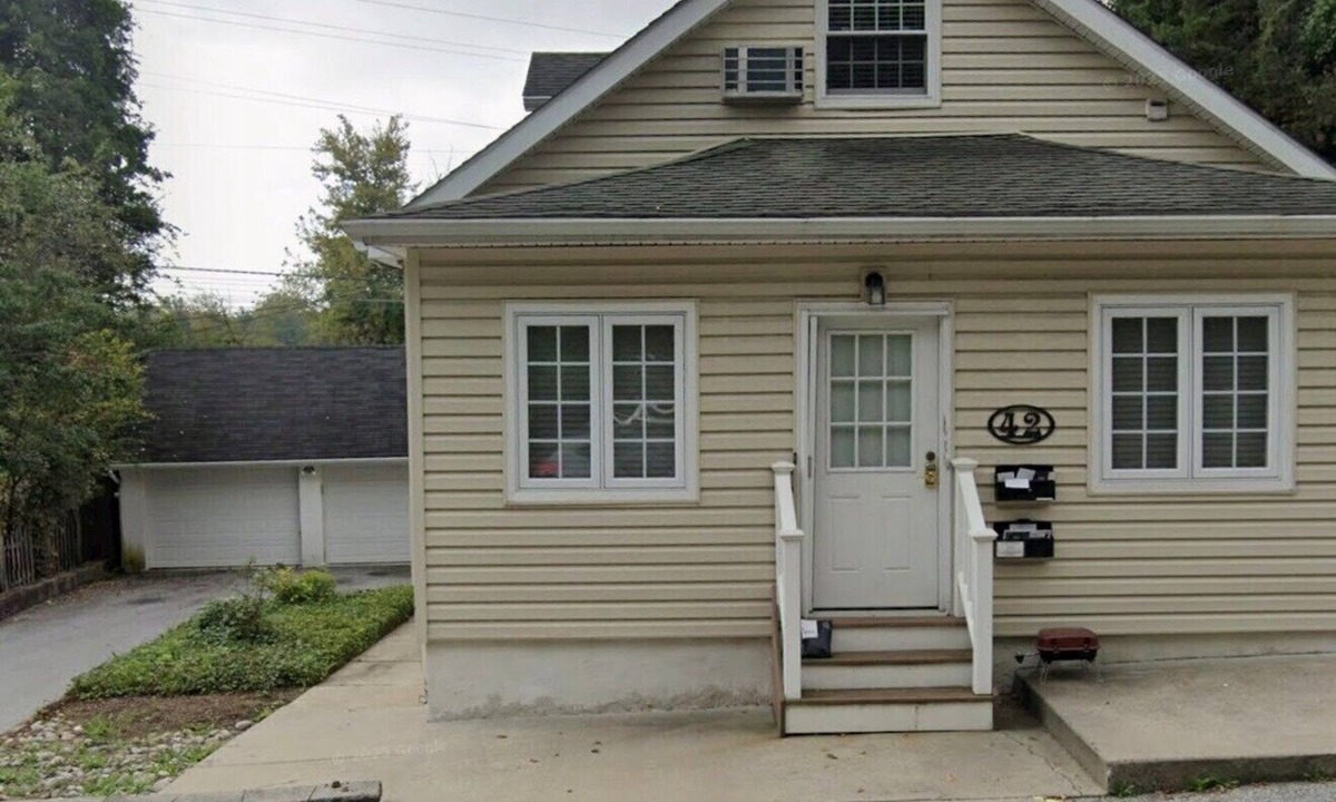 Wayne Apartment | Stay At Our Tasteful, Private, & Elegant Abode