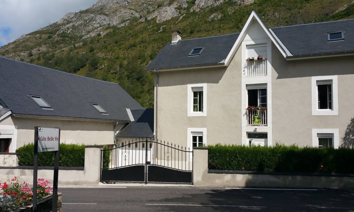 Campan House | Stay at the foot of the Pic du Midi for 16 pers