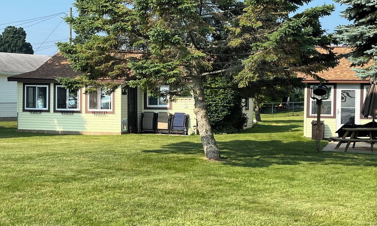 Houghton Lake House | Stay At The Lake Cottage