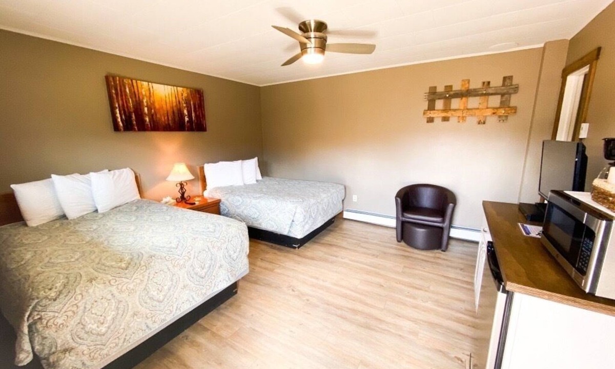 Oak Creek Hotel | Stay at The Lodges of Oak Creek – Peaceful Retreat Minutes from Stagecoach & Steamboat