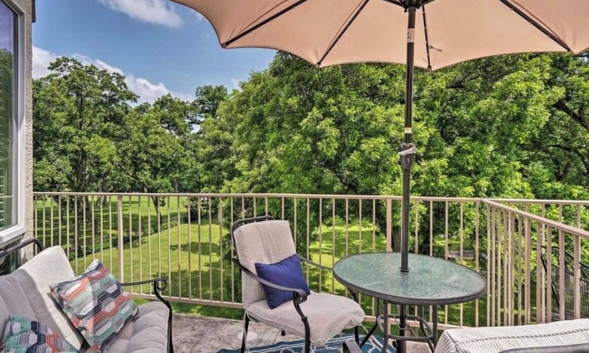 New Braunfels Condo | STAY AWHILE!