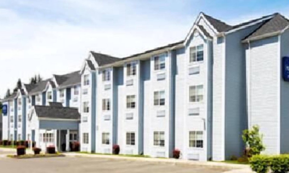 Elma Hotel | Stay Beyond Inn & Suites