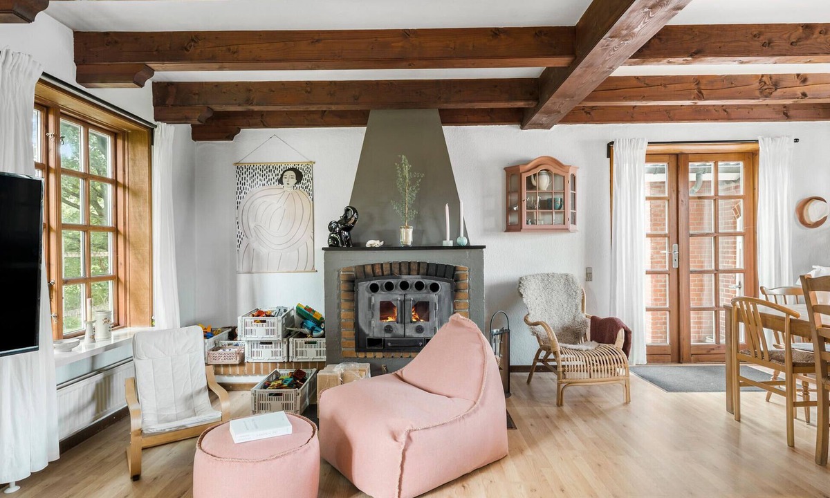Farso House | Stay by the Limfjord in this large and very well-equipped holiday home.