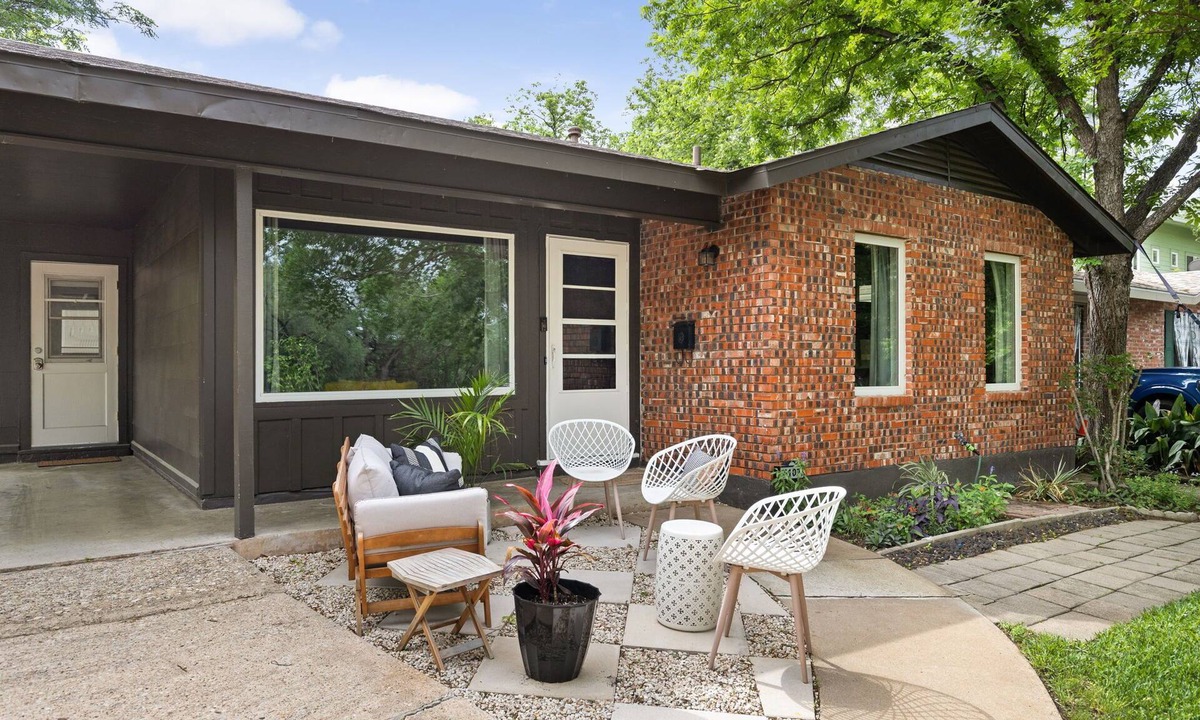 Rosedale House | Stay Central Ride the Trail Experience Austin With focus on healthy home living!
