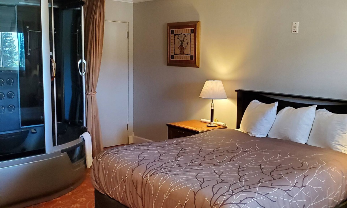 Division No. 16 Hotel | Stay Easy Inn