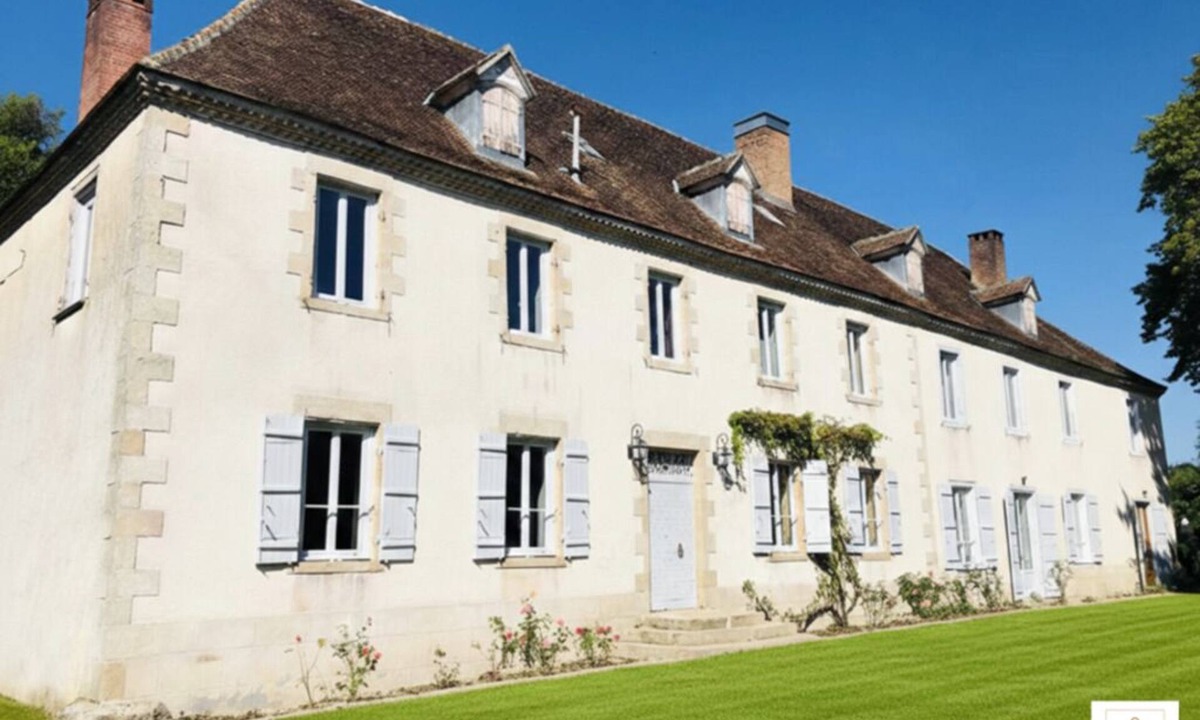 La Porcherie House | Stay in a prestigious residence