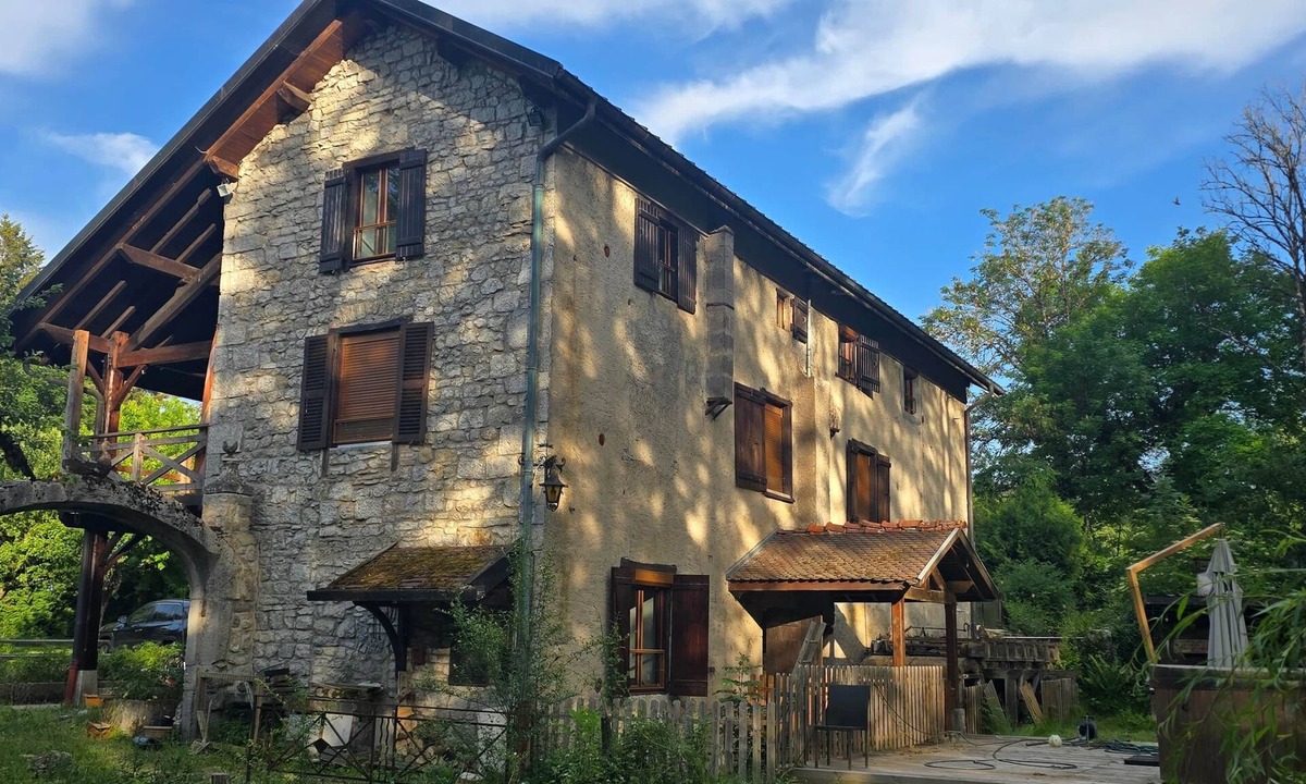 Condamine House | Stay in an Authentic Water Mill