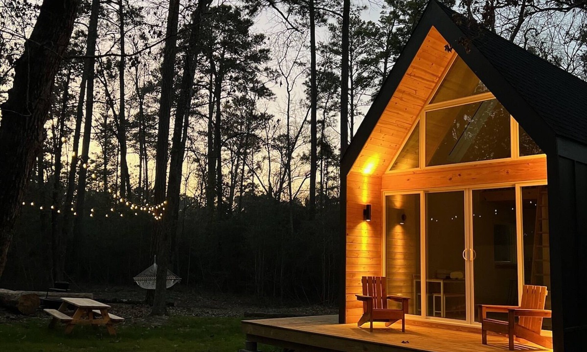 Montgomery Cabin | Stay in Babia