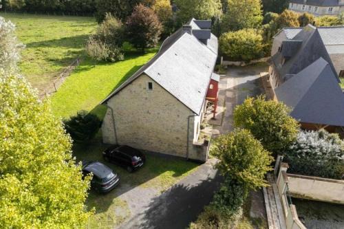 Saint-Martin-des-Entrees House | Stay in a Damigny Manor in Normandy